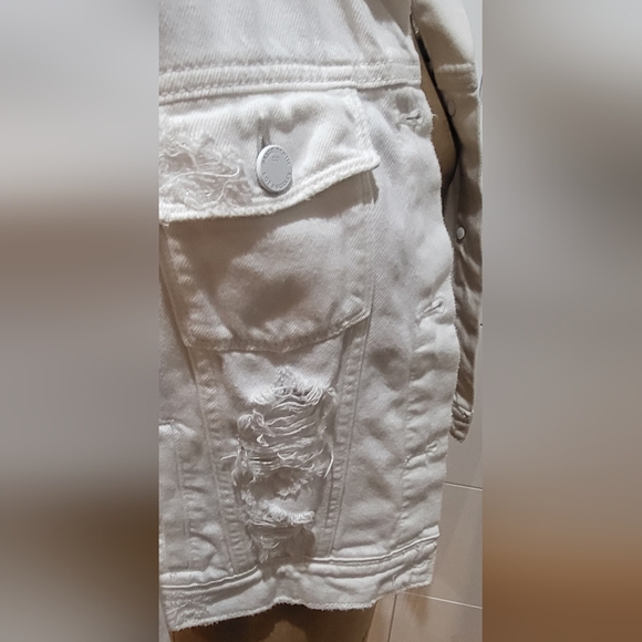 PAIGE White Distressed Jean Jacket Size Small - Picture 7 of 9